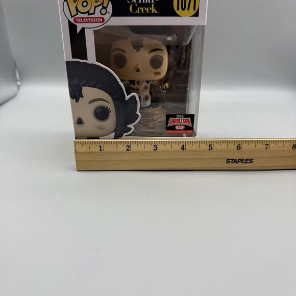Funko POP! Television #1071 Schitt's Creek "Moira Rose" Target Con Exclusive - Picture 8 of 9